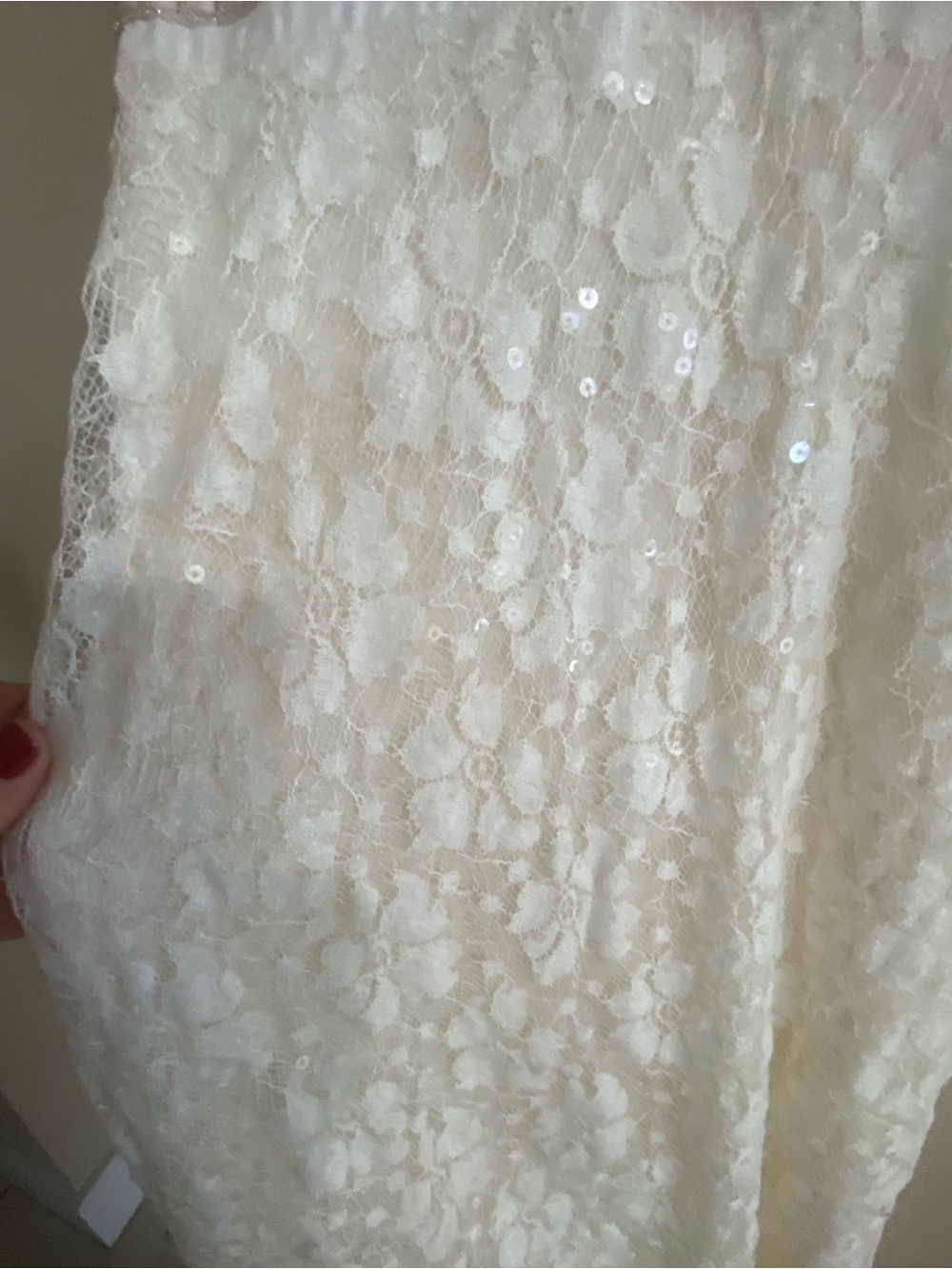 Elegant White Lace V-Neck Maxi Dress - Picture 3 of 4